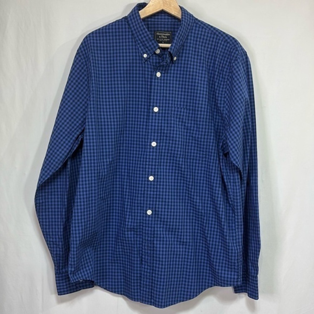 👂🏽 Abercrombie and Fitch, blue and blue check cotton button down